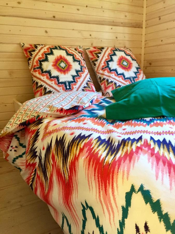 Roulottes Du Des Pins Bed & Breakfast Rougeou